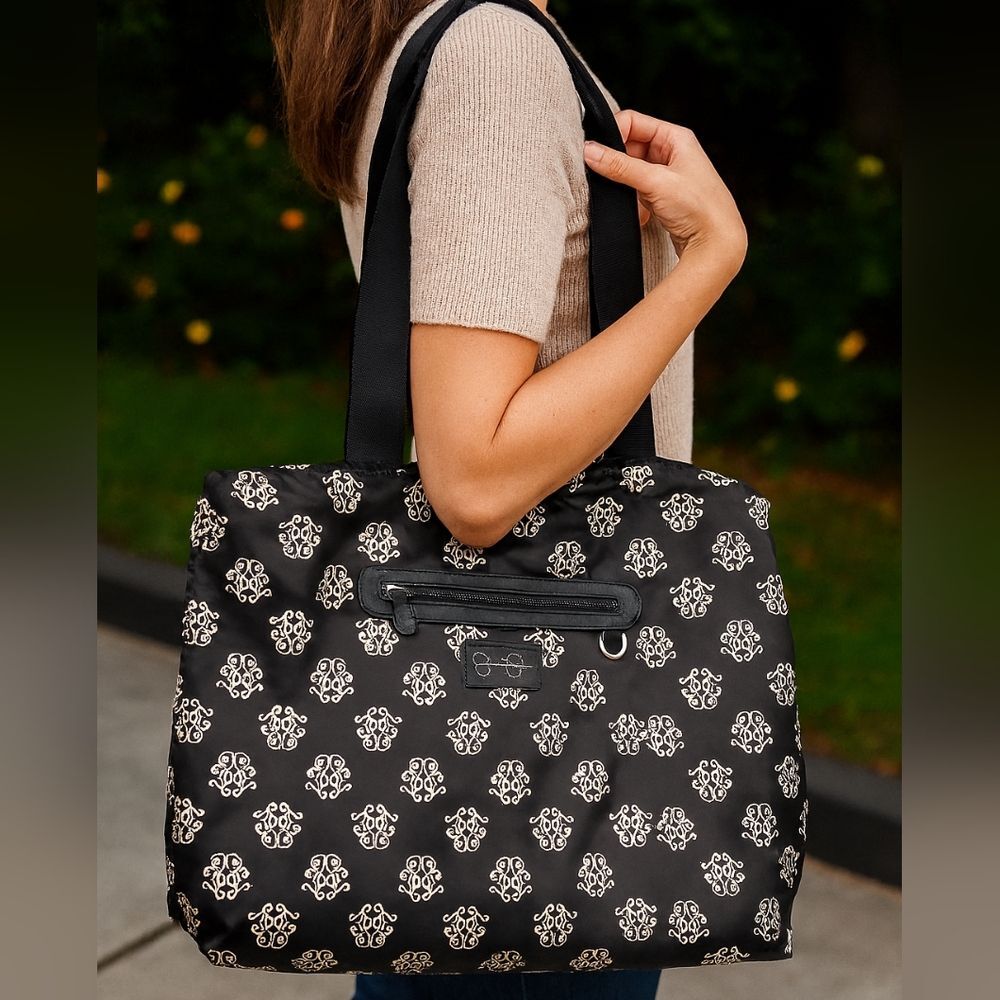 Reversible Tote Bag Black White Scroll Monogram Graphic Leaf Print Foldable Shou